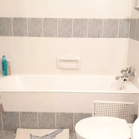 Διαμέρισμα Cozy 2 Bedroom Apt With Pool, Free Wi Fi, Near Sea *