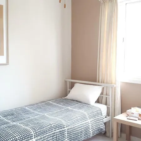 Apartman Cozy 2 Bedroom Apt With Pool, Free Wi Fi, Near Sea